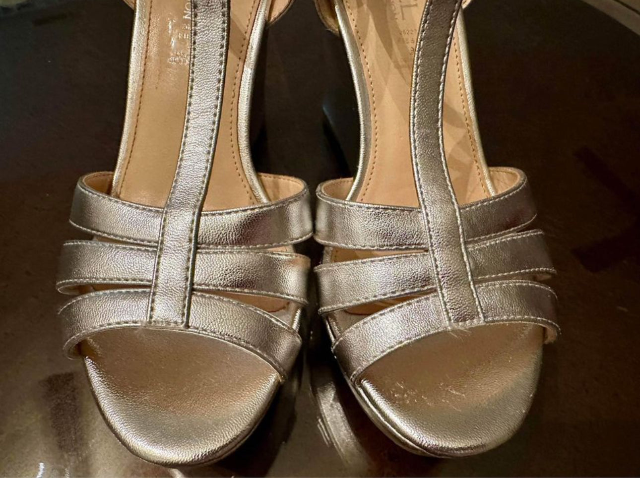 Michael Shannon Metallic Silver Platform Wedge Sandals. T Strap.  size 9.  Like New!