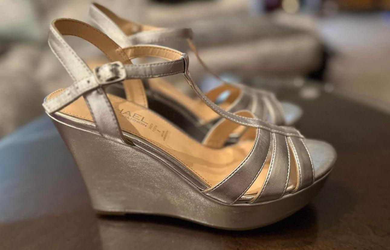 Michael Shannon Metallic Silver Platform Wedge Sandals. T Strap.  size 9.  Like New!