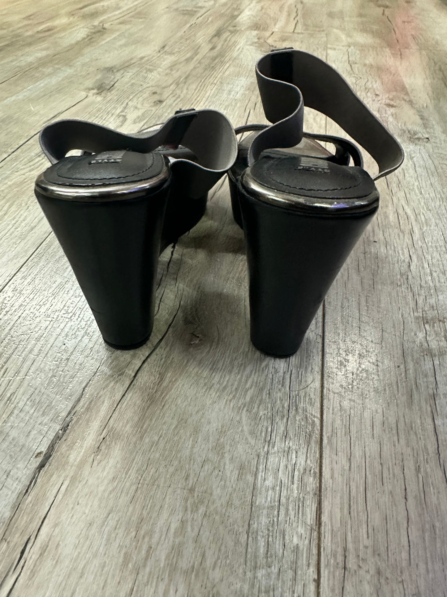 CHARLES DAVID US Size 7 Gray Pewter Strappy Plaform Wedge Heel Sandals Shoes