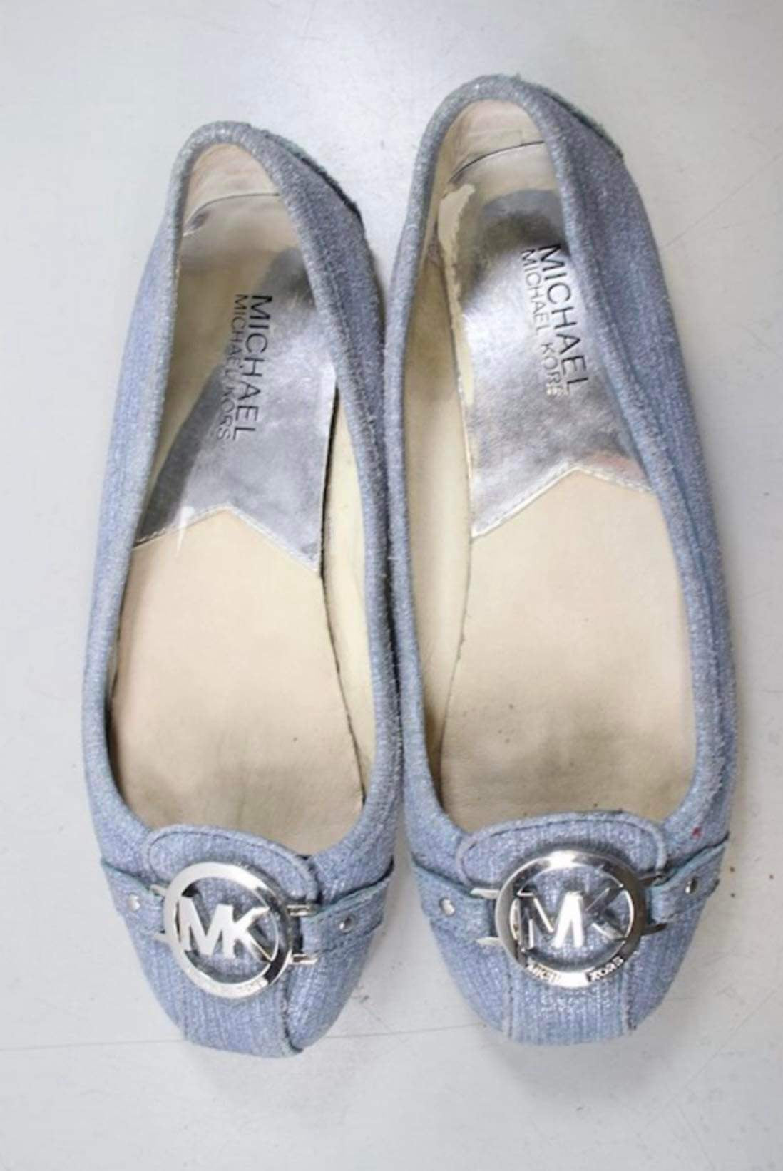 Michael Kors Fulton Moccasin Washed Denim Flat  Silver Logo - size 7