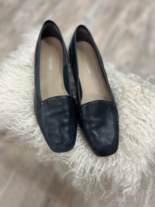 Enzo Angiolini Navy Flats in 8.5