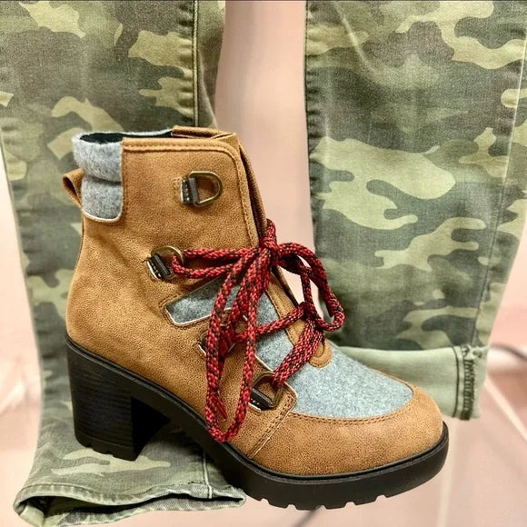 Eva & Zoe 6.5 Heeled Hiking Boots, Lace Up. Super Cute! NEW!