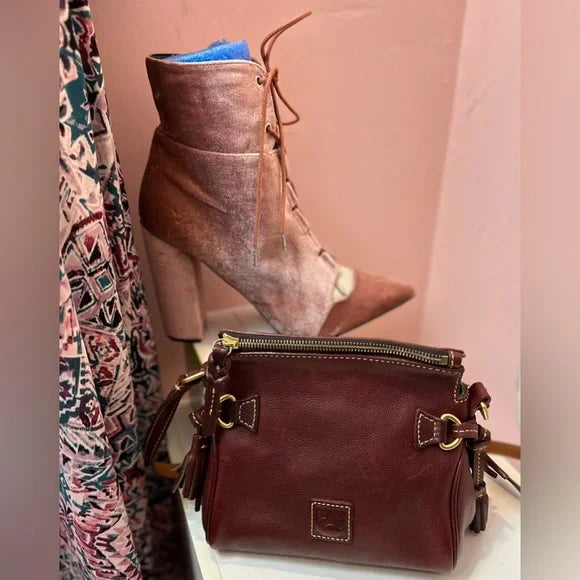 NEW Qupid Women Size 11 Pink Velvet Pointy Toe Lace Up Chunky Heel Bootie