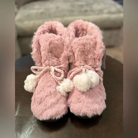 NWT Pink Muk Luks Women's Dana Knit Faux Fur Indoor/ Outdoor Pom Bootie Slipper