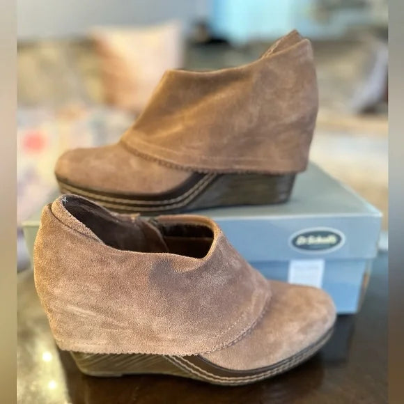DR. Scholls Booties Wedge Heel Zipper Ankle Boots Shoe 7.5 Light Brown Suede