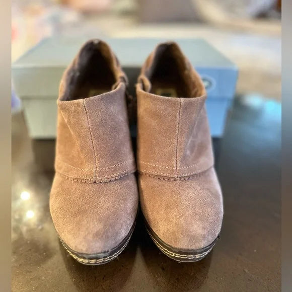 DR. Scholls Booties Wedge Heel Zipper Ankle Boots Shoe 7.5 Light Brown Suede